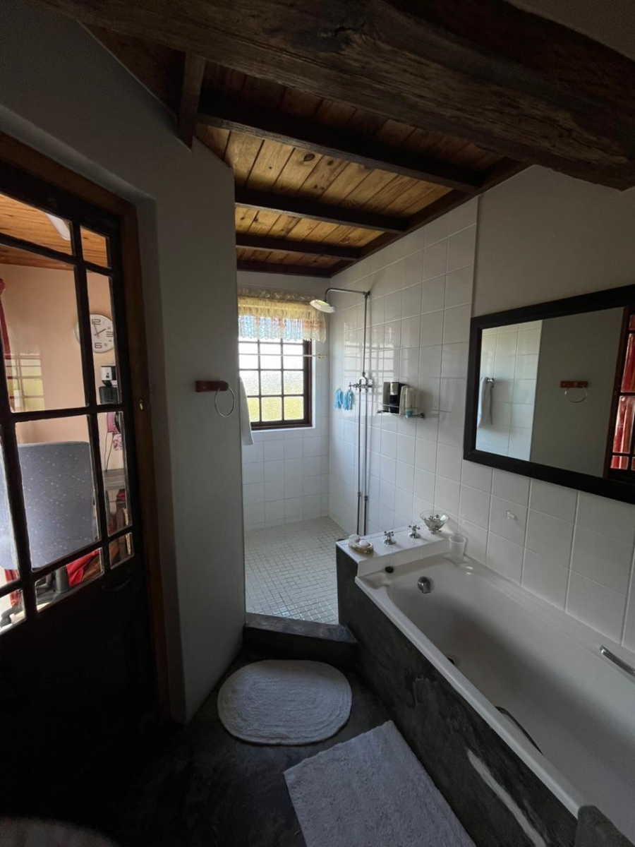 3 Bedroom Property for Sale in Cove Rock Eastern Cape